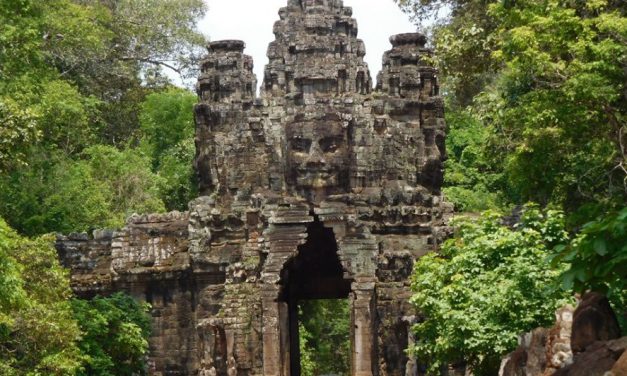 100 ismeretlen templomromra bukkantak Kambodzsában